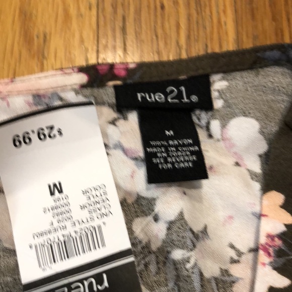 BOGO Rue21 Olive Green Floral Kimono - Picture 4 of 6